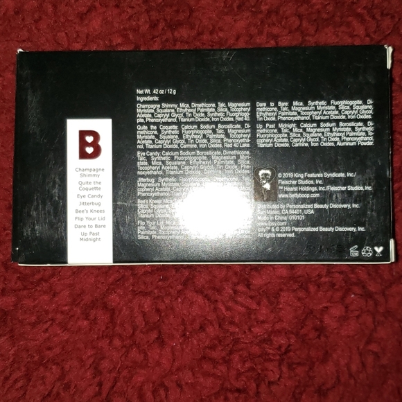 Betty Boop Eyeshadow Pallete W/Bag - Picture 4 of 6